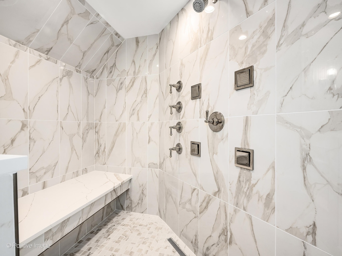 20 Natoma Drive, Oak Brook, IL 60523