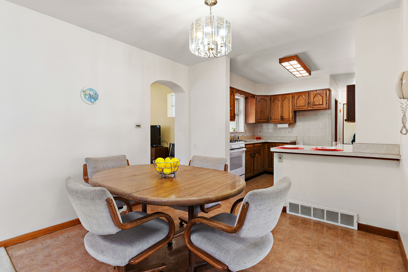 103 S Maple Lane, Prospect Heights, IL 60070