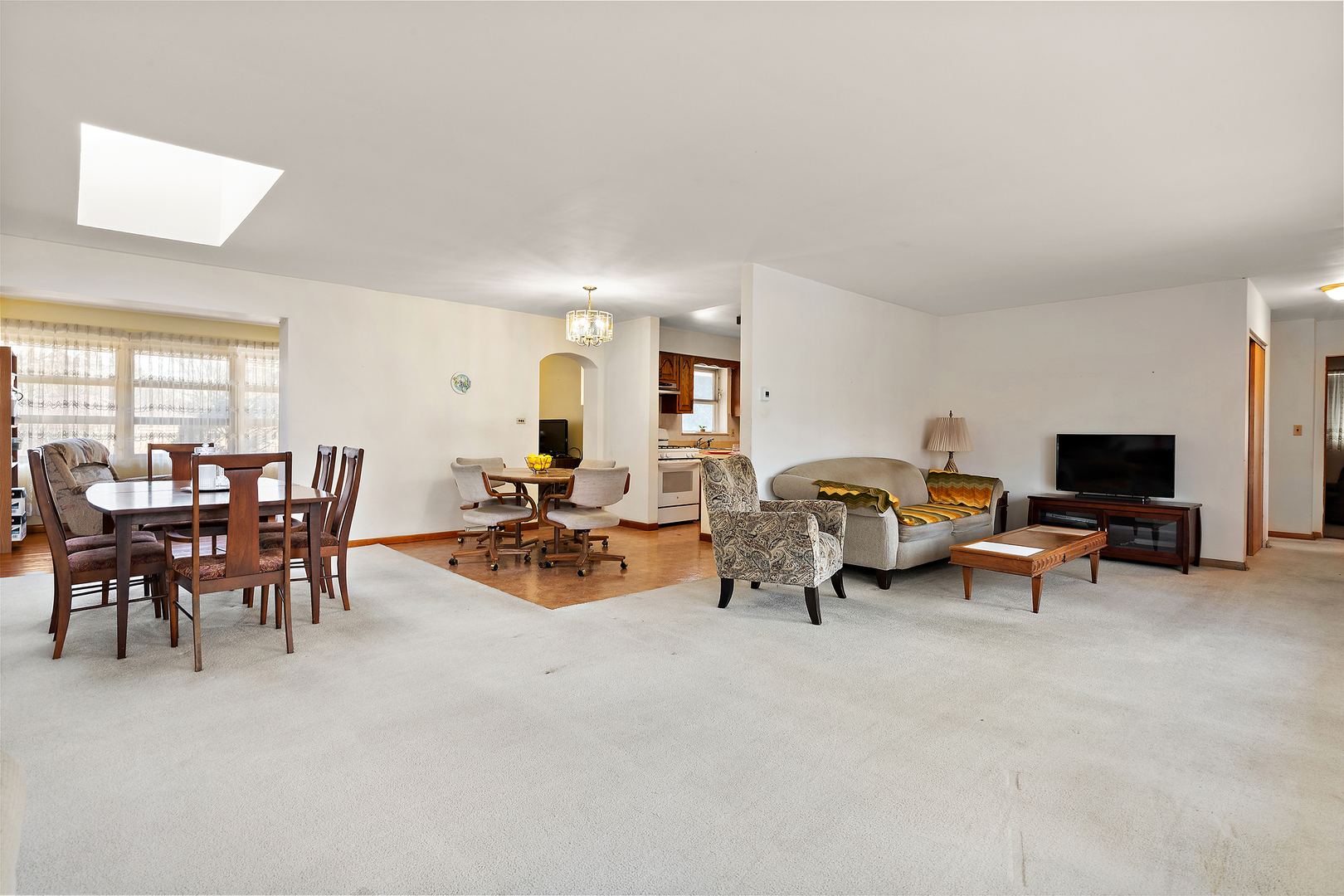 103 S Maple Lane, Prospect Heights, IL 60070