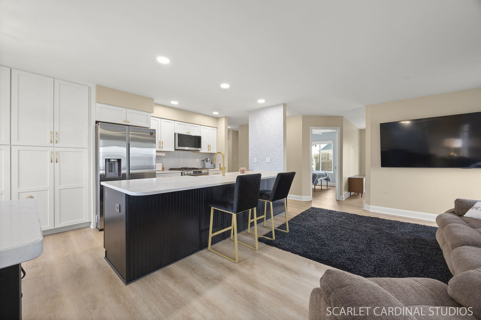 2828 Bluewater Circle, Naperville, IL 60564