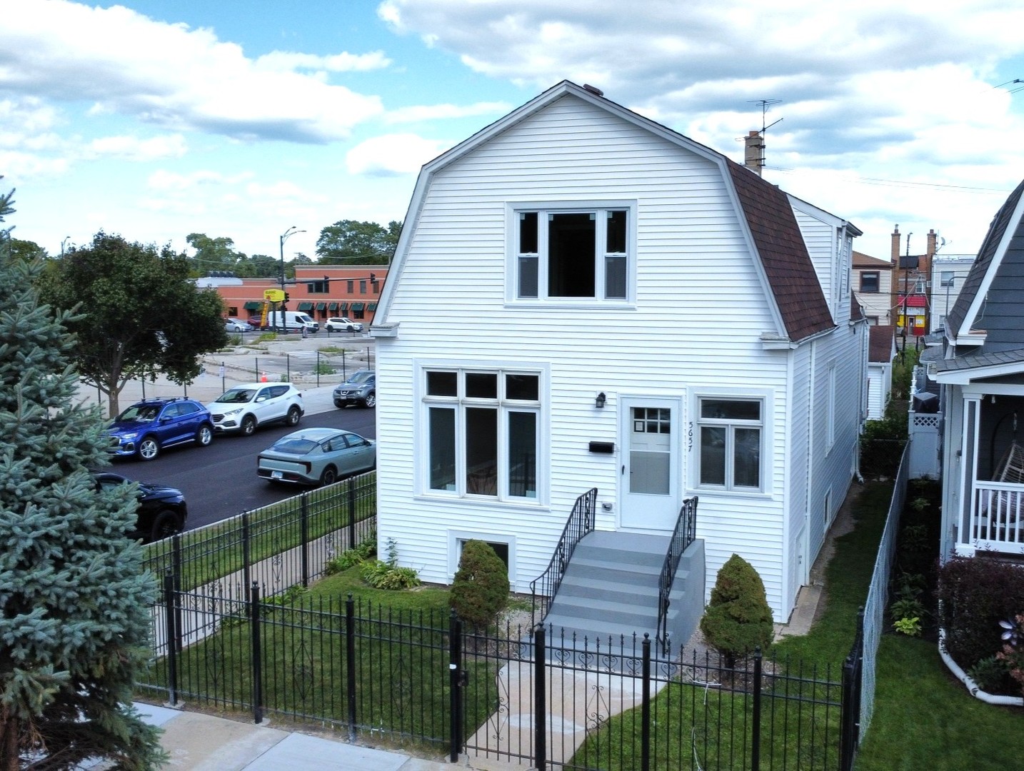 5657 N Parkside Avenue, Chicago, IL 60646