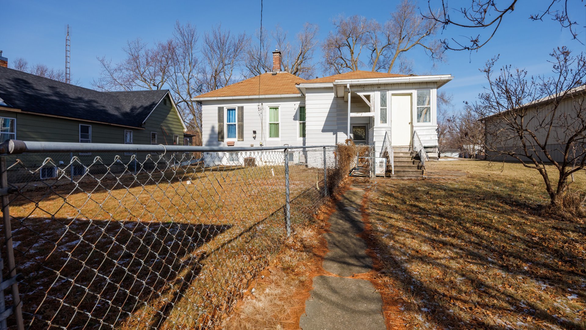 104 W North Street, Colfax, IL 61728