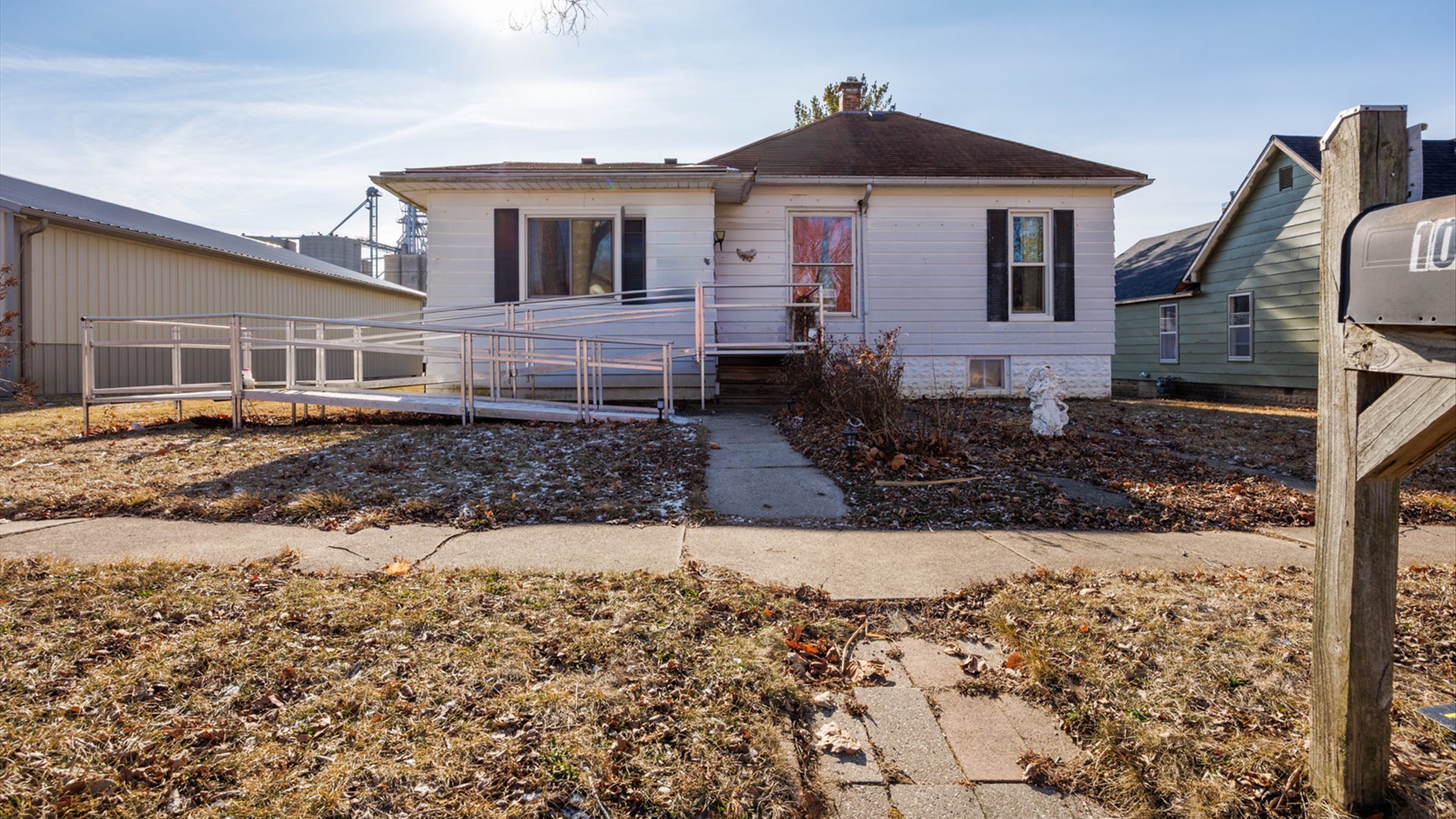 104 W North Street, Colfax, IL 61728