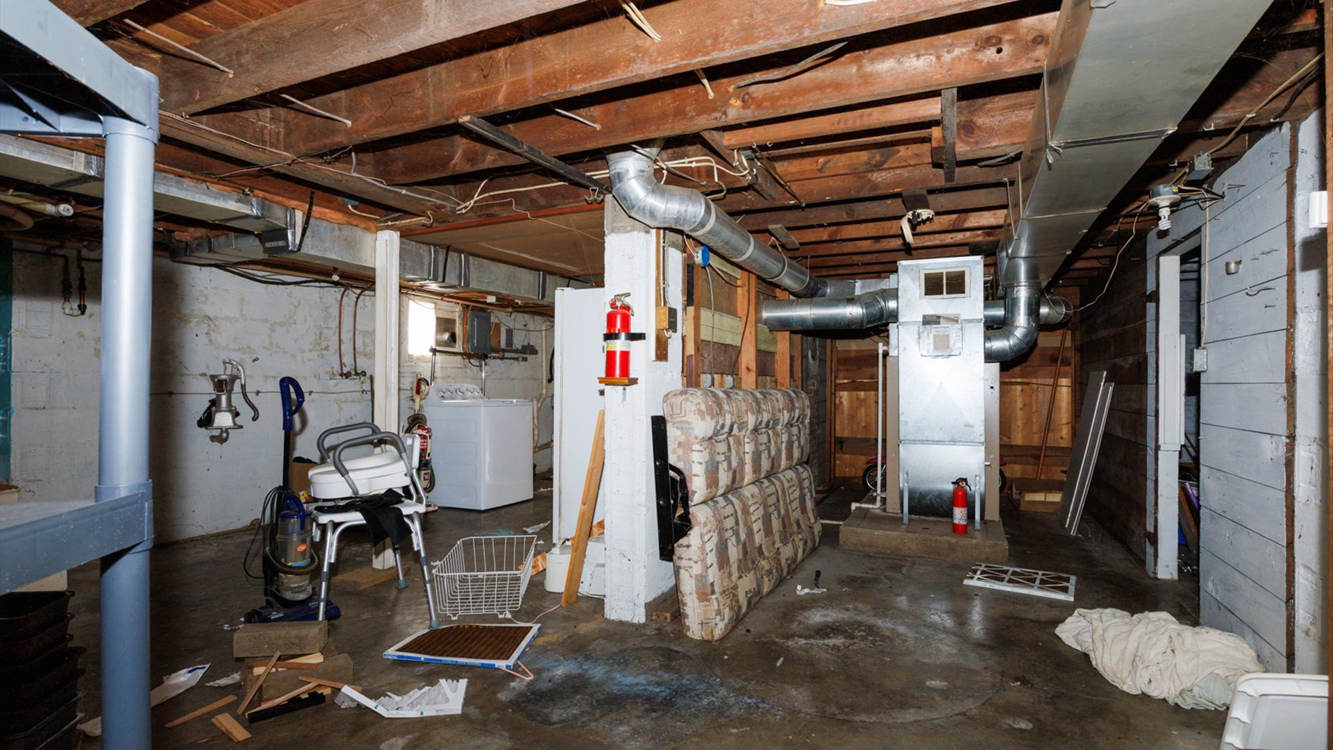 104 W North Street, Colfax, IL 61728