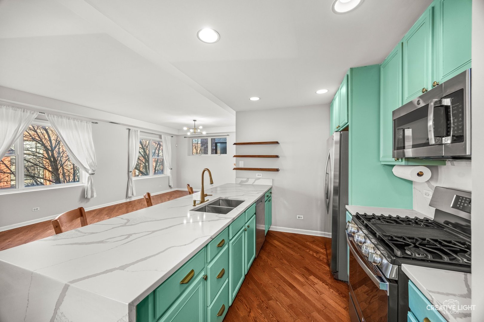 2327 W Wolfram Street #311, Chicago, IL 60618