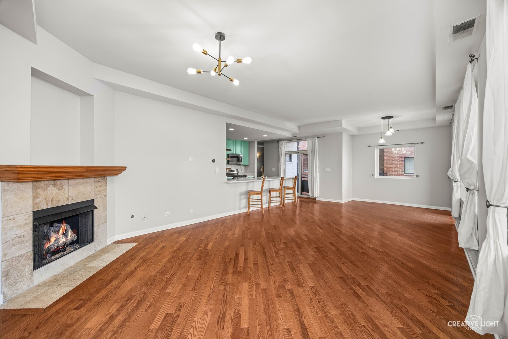 2327 W Wolfram Street #311, Chicago, IL 60618