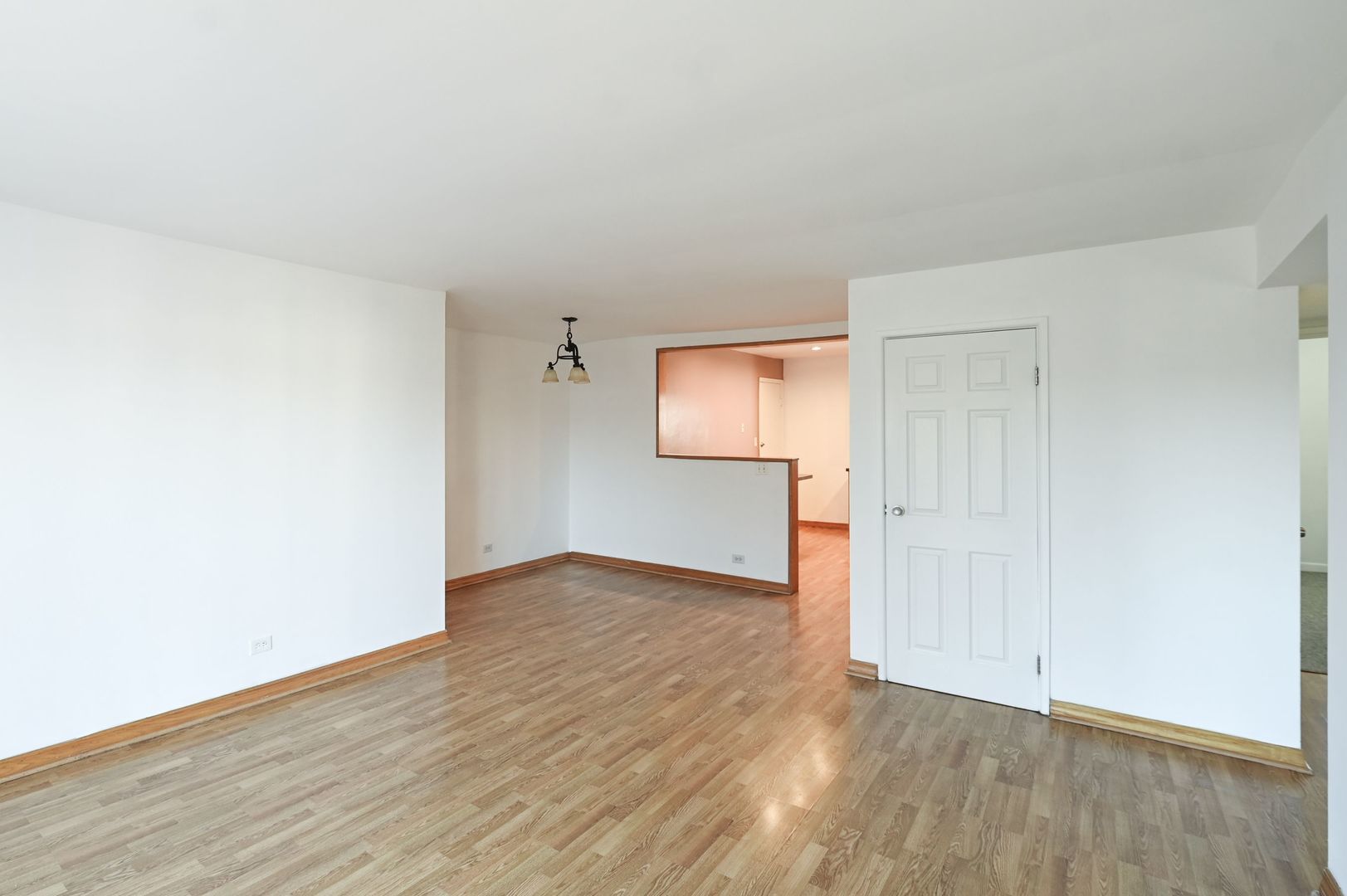 9457 Bay Colony Drive #3N, Des Plaines, IL 60016