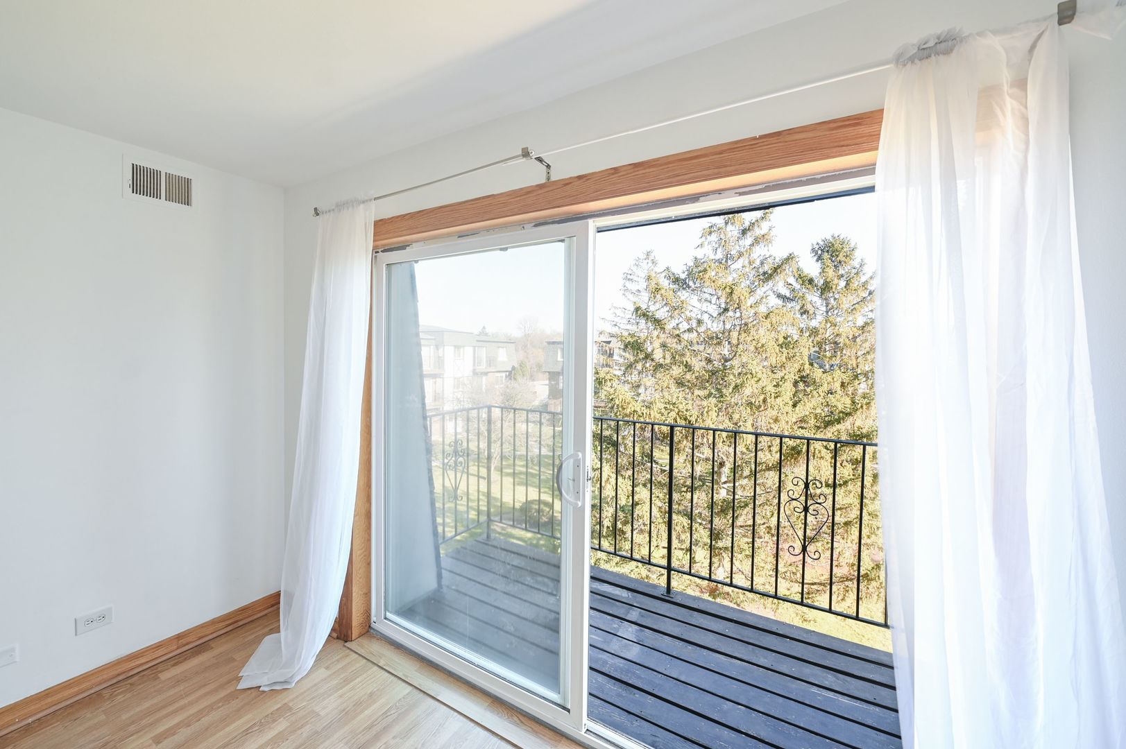 9457 Bay Colony Drive #3N, Des Plaines, IL 60016