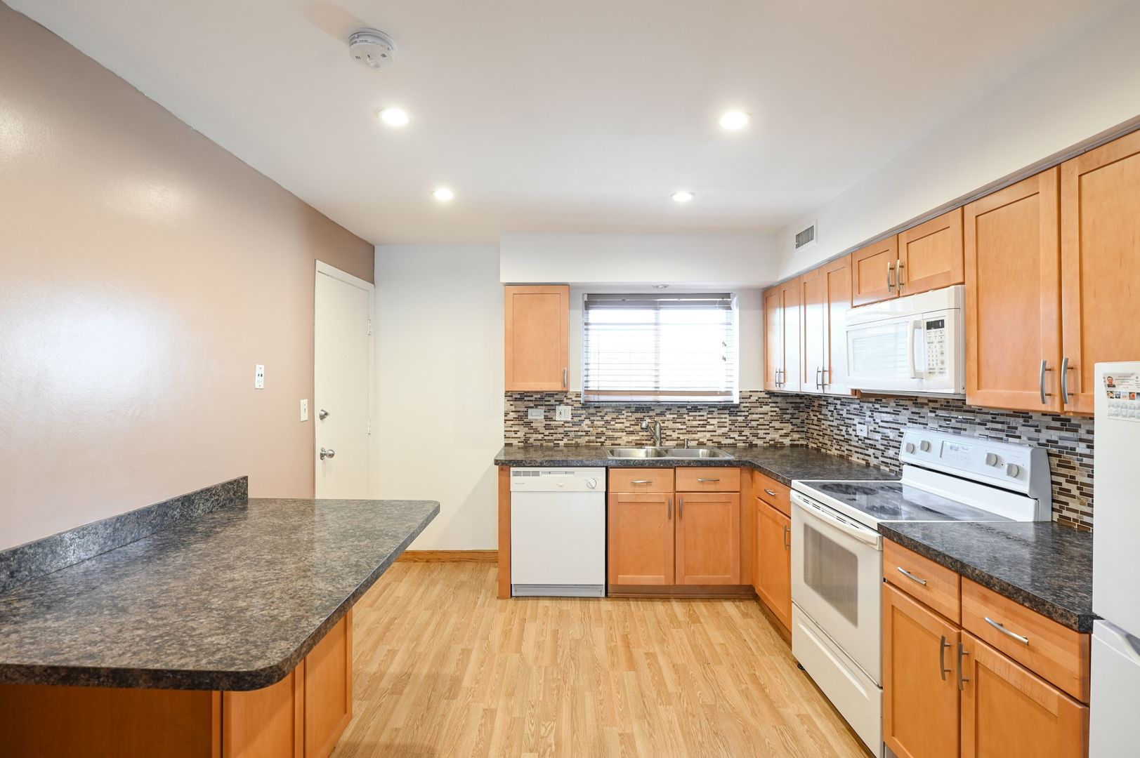 9457 Bay Colony Drive #3N, Des Plaines, IL 60016