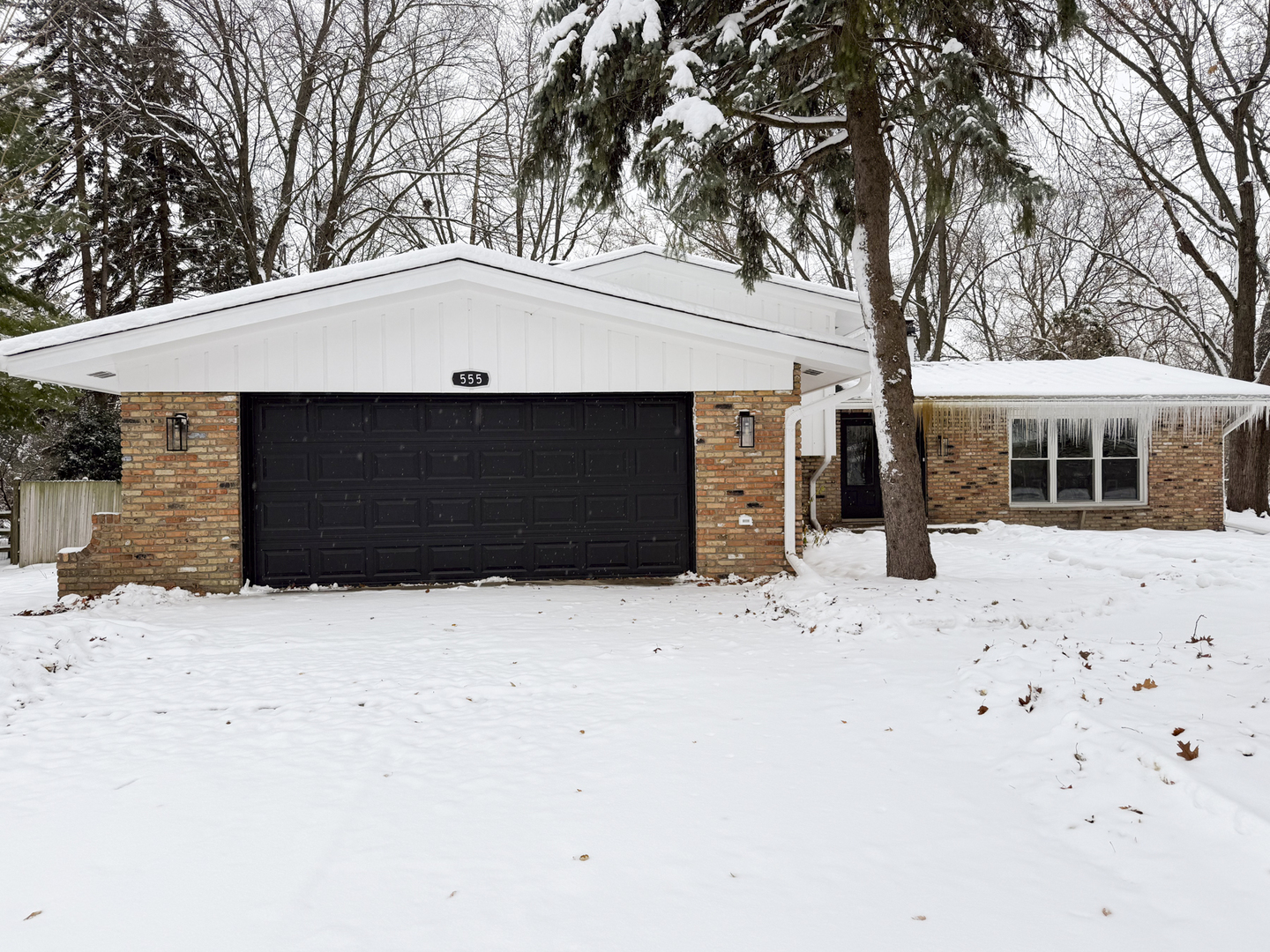 28W555 Leverenz Road, Naperville, IL 60564