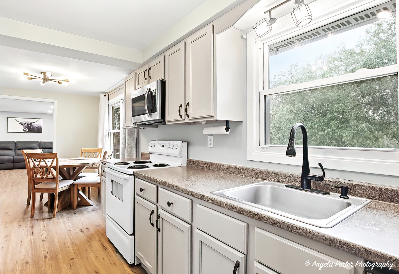 5703 Fox Lake Road, McHenry, IL 60051