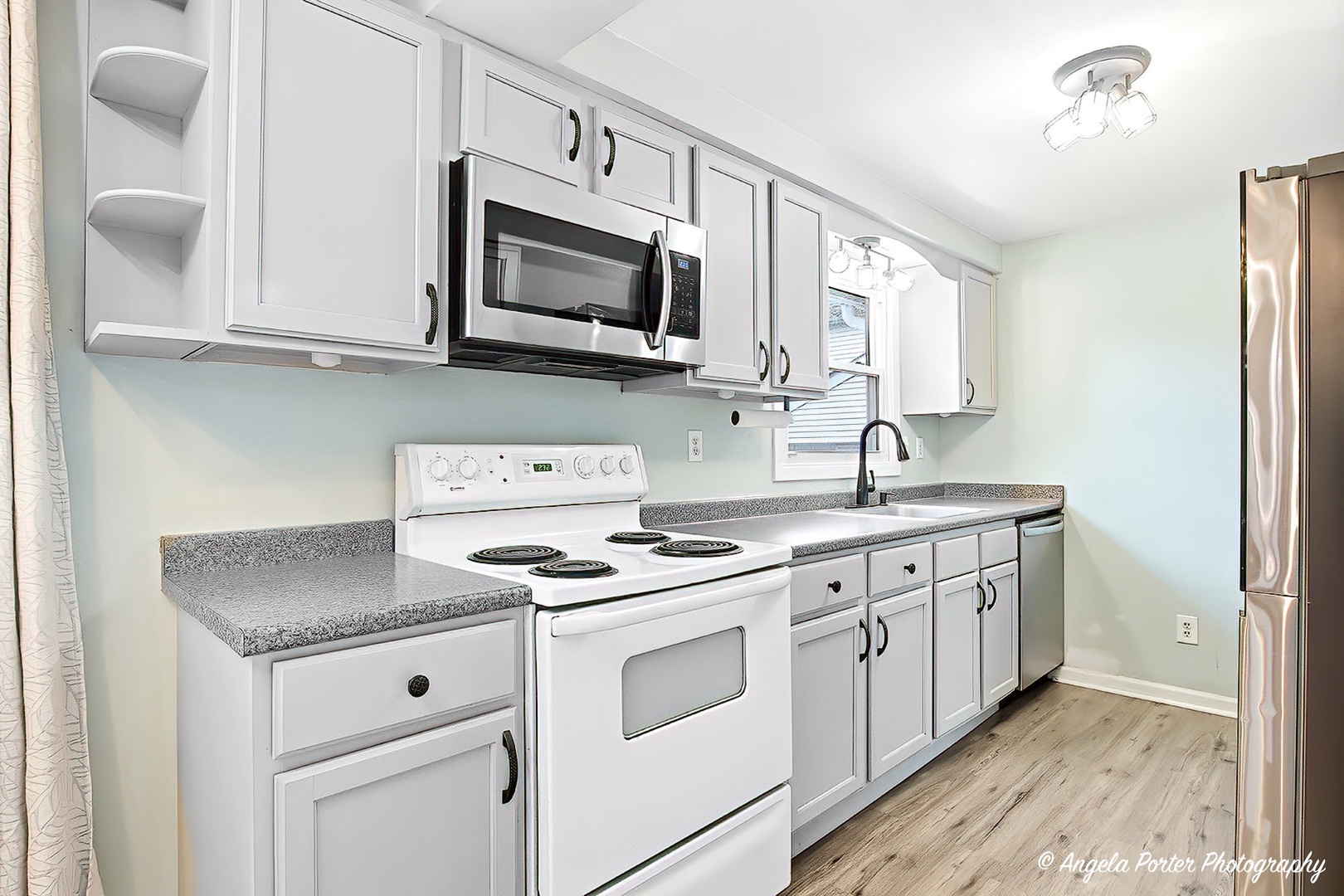 5703 Fox Lake Road, McHenry, IL 60051