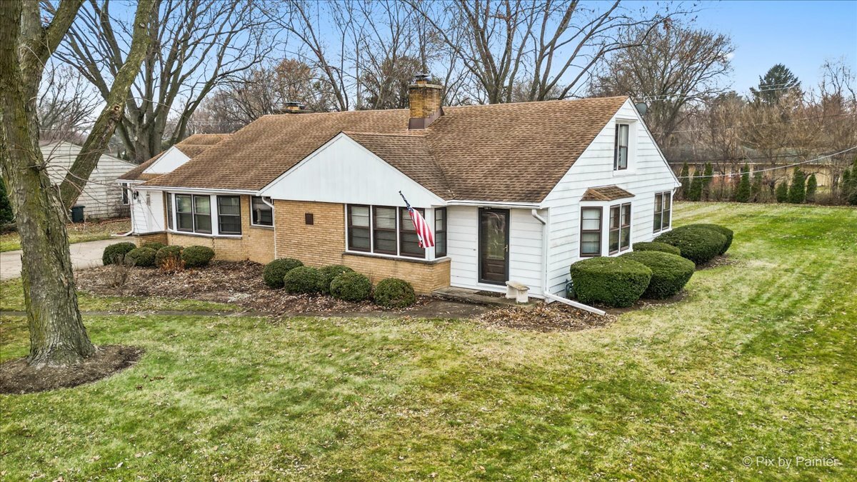 123 Dundee Avenue, East Dundee, IL 60118