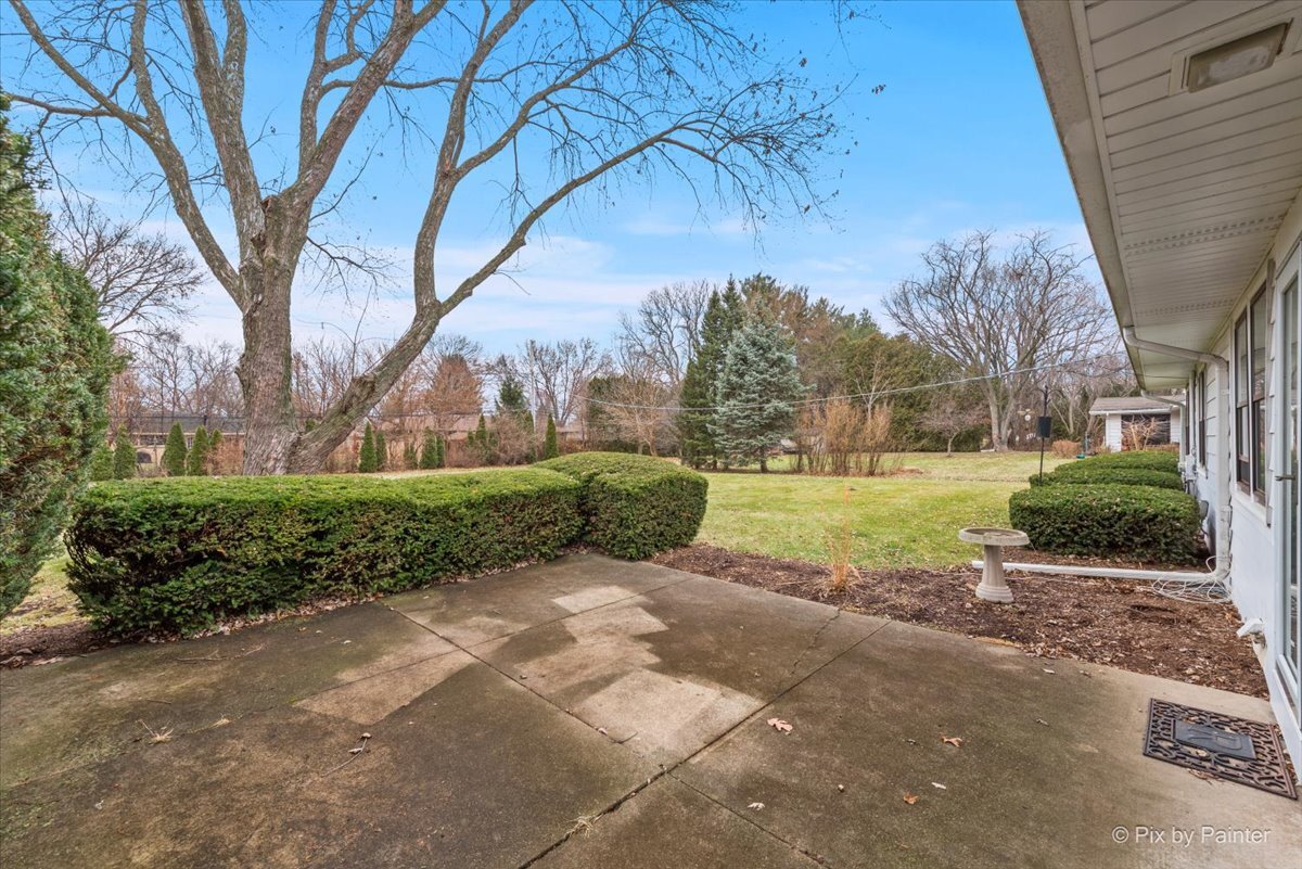 123 Dundee Avenue, East Dundee, IL 60118