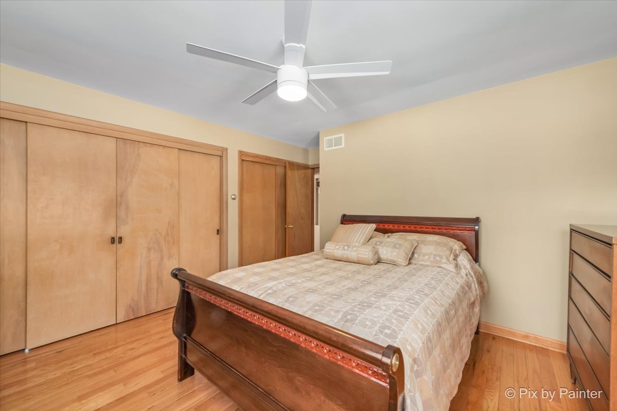 123 Dundee Avenue, East Dundee, IL 60118