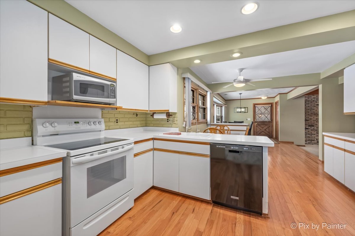 123 Dundee Avenue, East Dundee, IL 60118