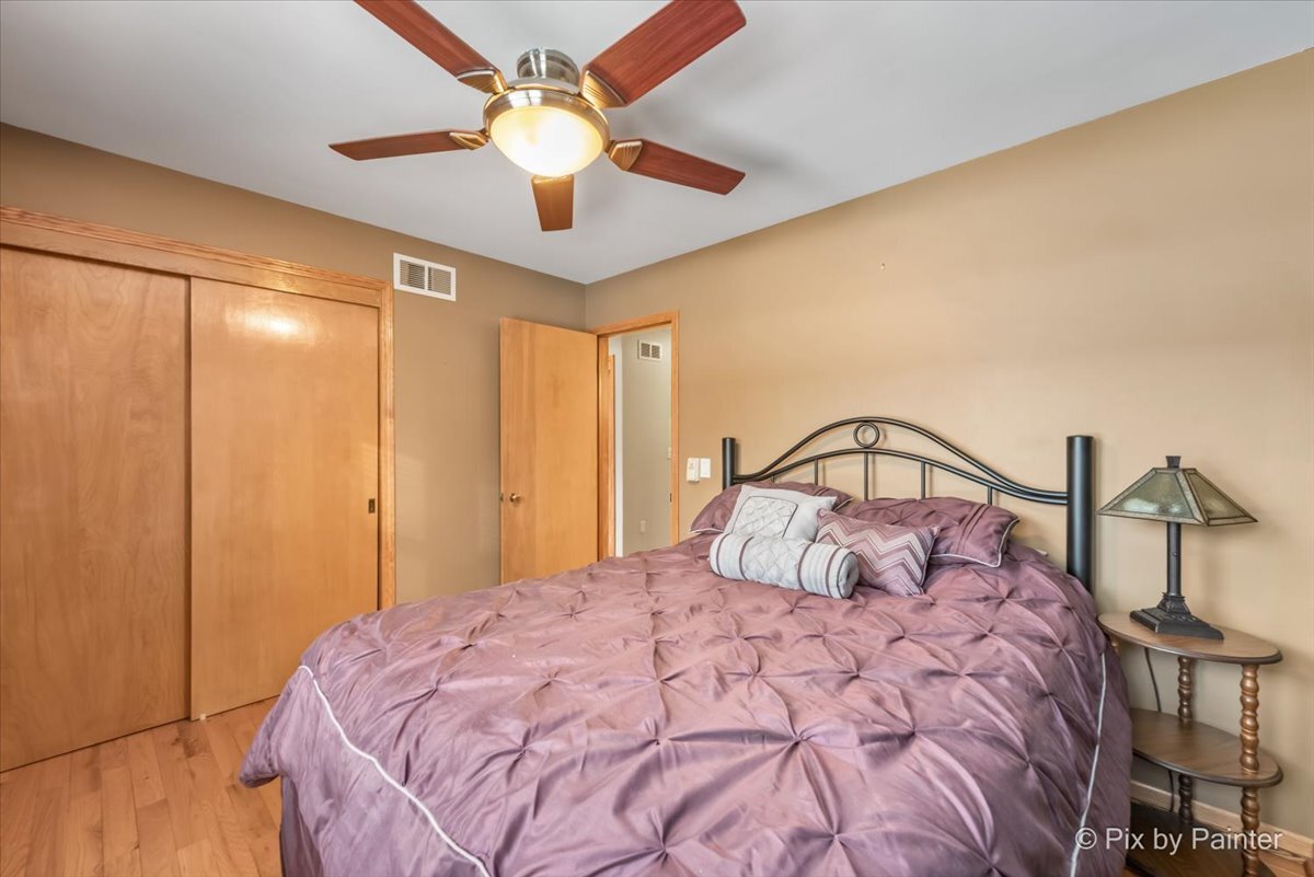 123 Dundee Avenue, East Dundee, IL 60118