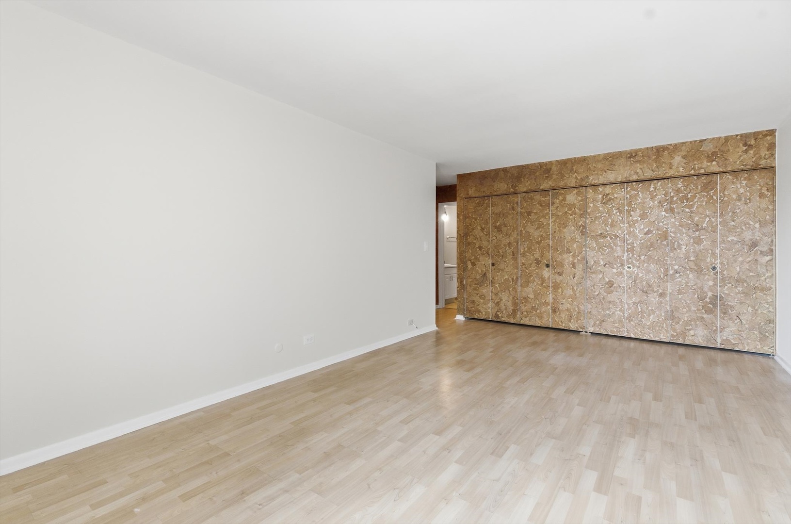 190 S Wood Dale Road #208, Wood Dale, IL 60191