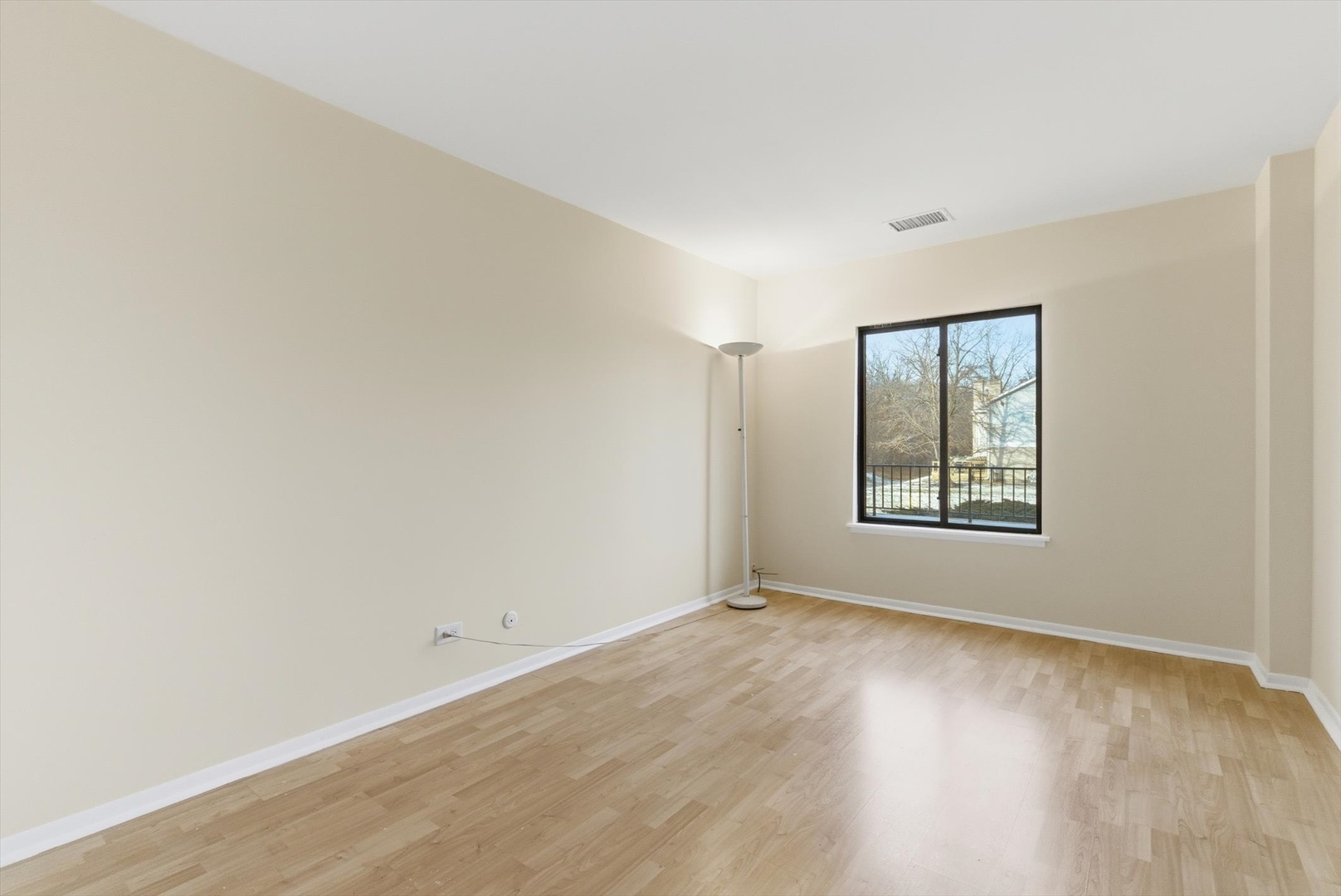 190 S Wood Dale Road #208, Wood Dale, IL 60191