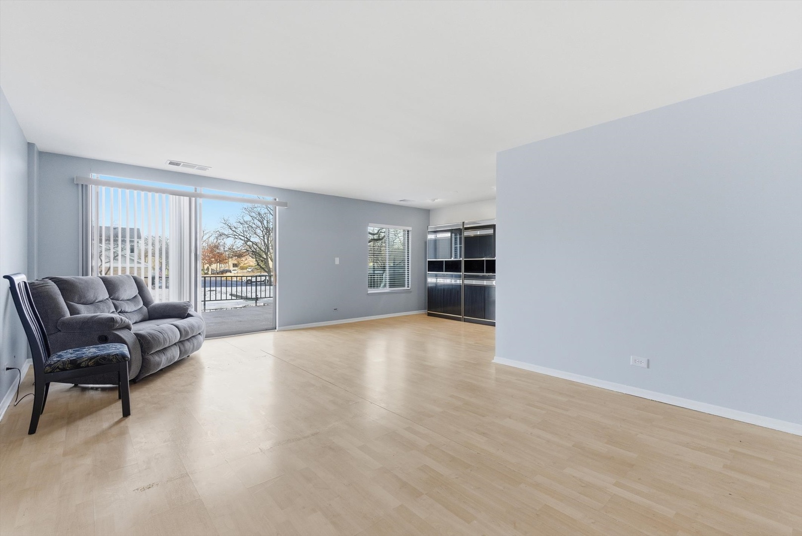 190 S Wood Dale Road #208, Wood Dale, IL 60191