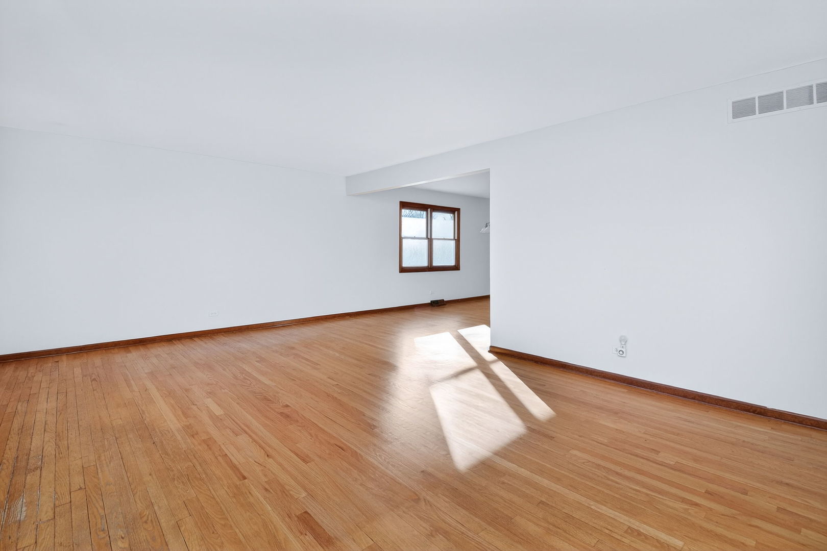 7006 Wilcox Avenue, Darien, IL 60561