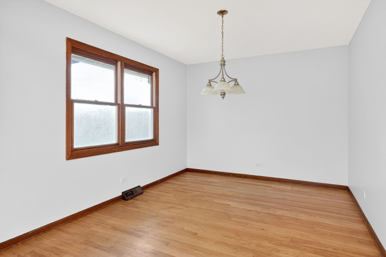 7006 Wilcox Avenue, Darien, IL 60561