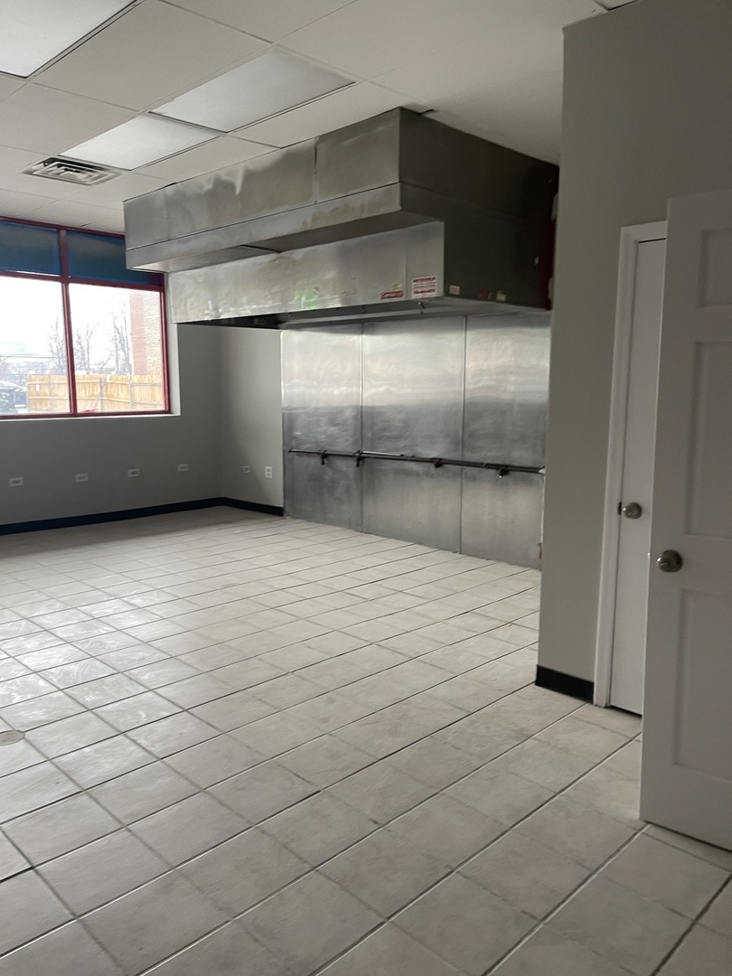 749 S Cicero Avenue, Chicago, IL 60644