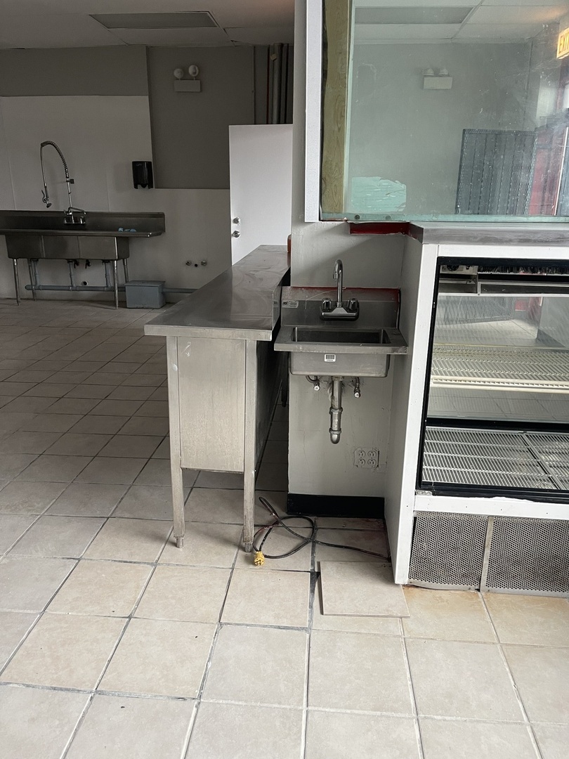 749 S Cicero Avenue, Chicago, IL 60644