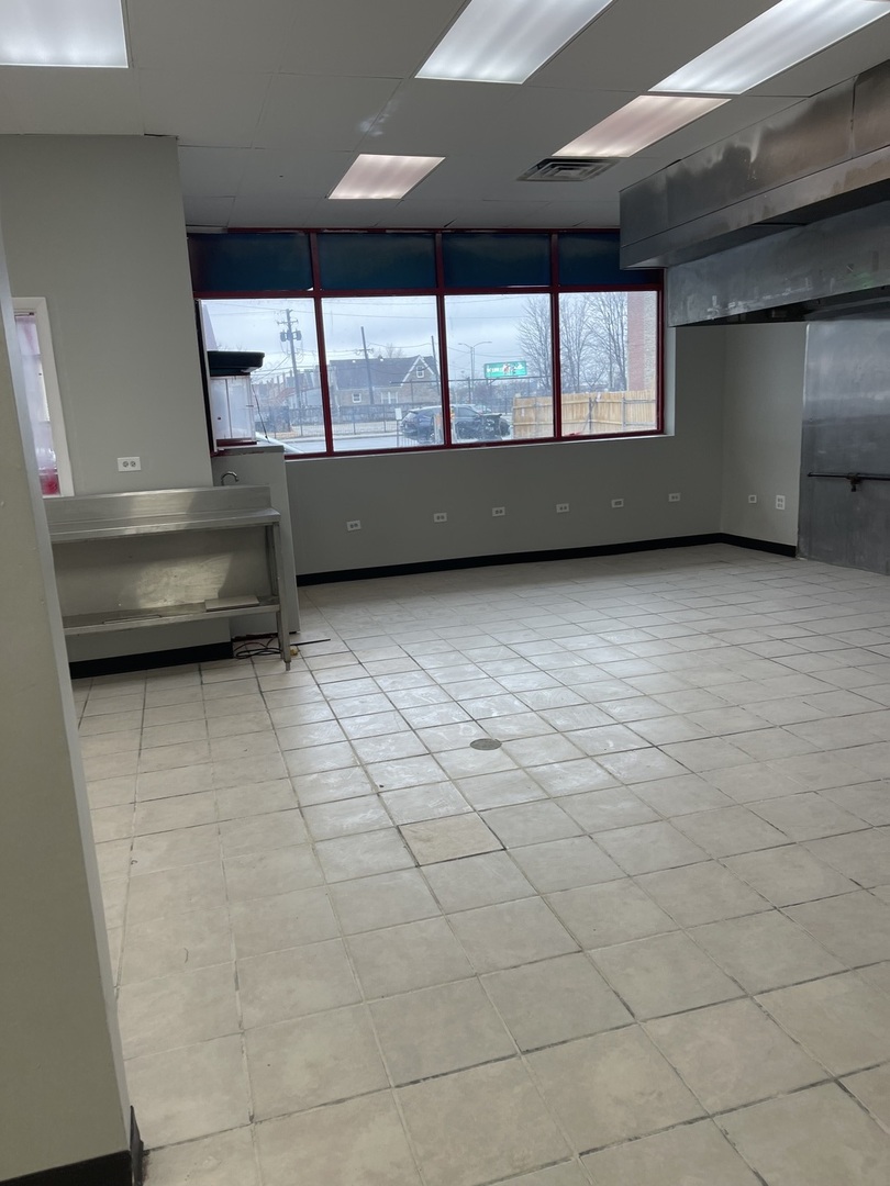 749 S Cicero Avenue, Chicago, IL 60644