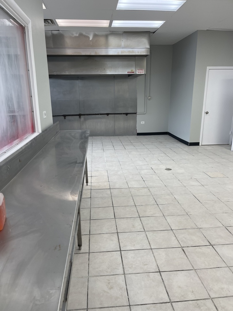 749 S Cicero Avenue, Chicago, IL 60644