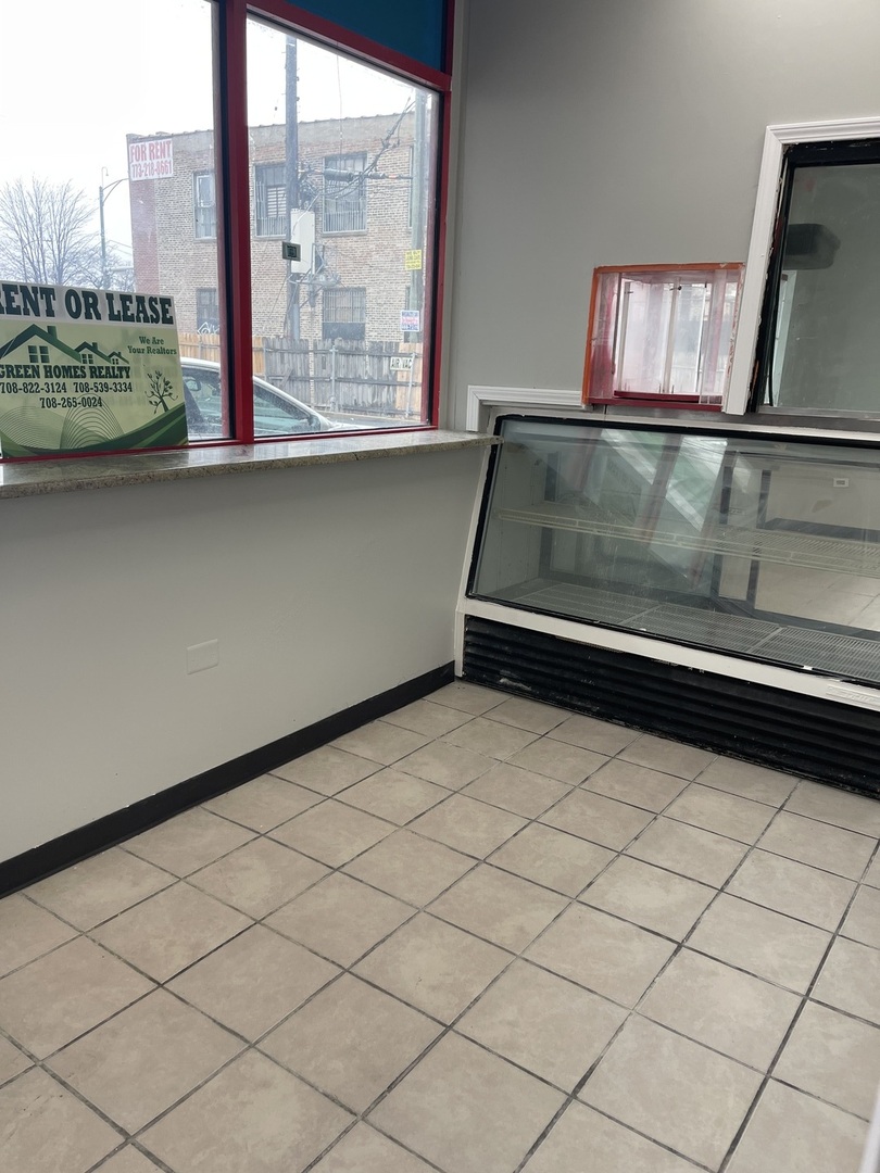 749 S Cicero Avenue, Chicago, IL 60644