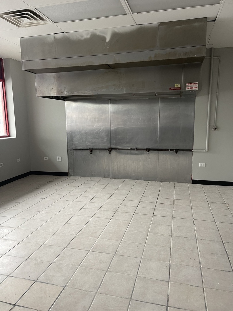 749 S Cicero Avenue, Chicago, IL 60644