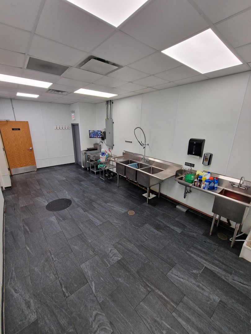 5343 N Lincoln Avenue, Chicago, IL 60625