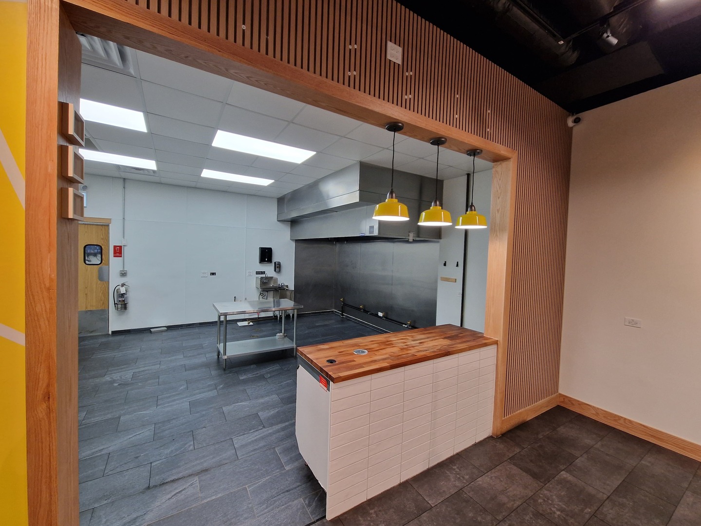 5343 N Lincoln Avenue, Chicago, IL 60625