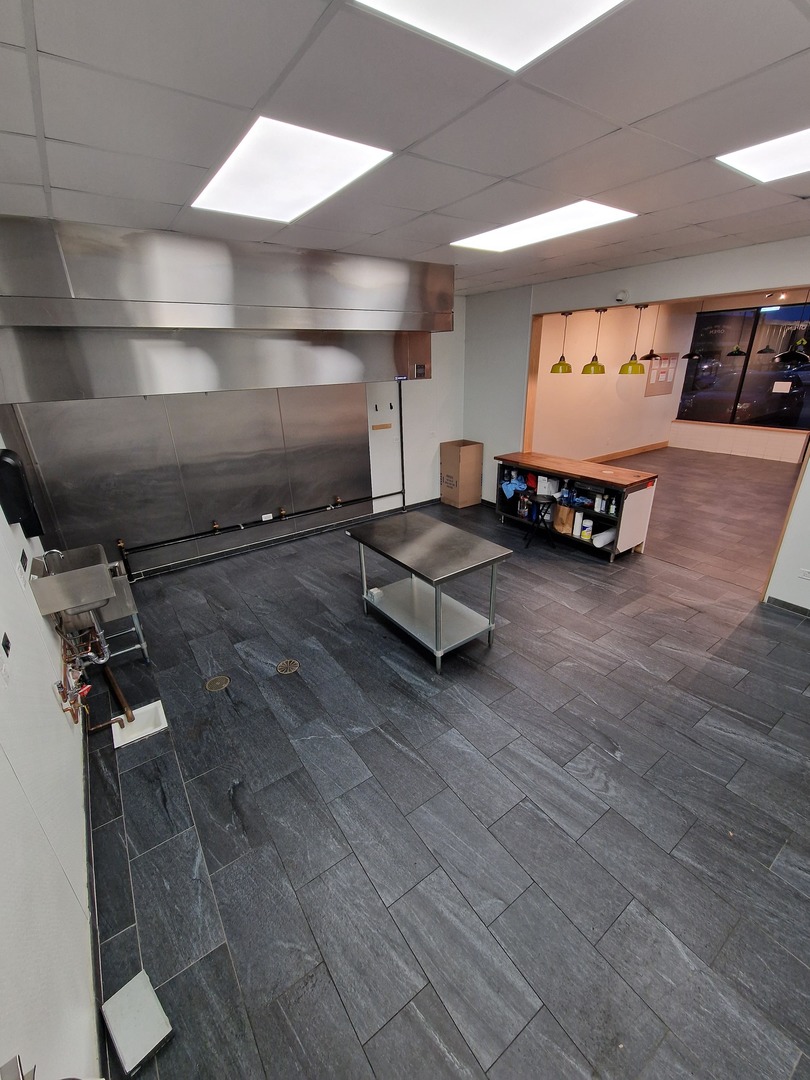 5343 N Lincoln Avenue, Chicago, IL 60625