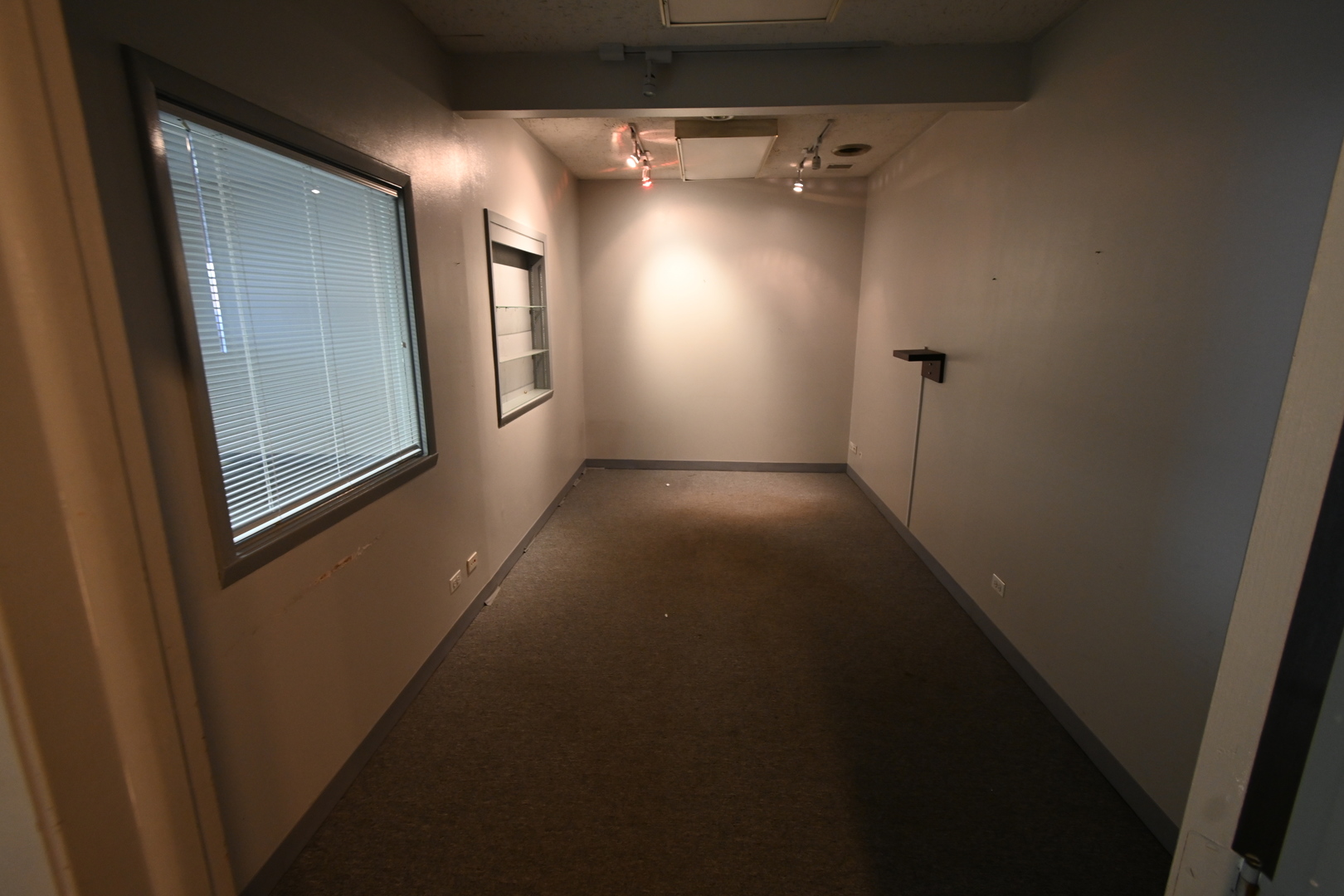 110 S Des Plaines River Road, Des Plaines, IL 60016