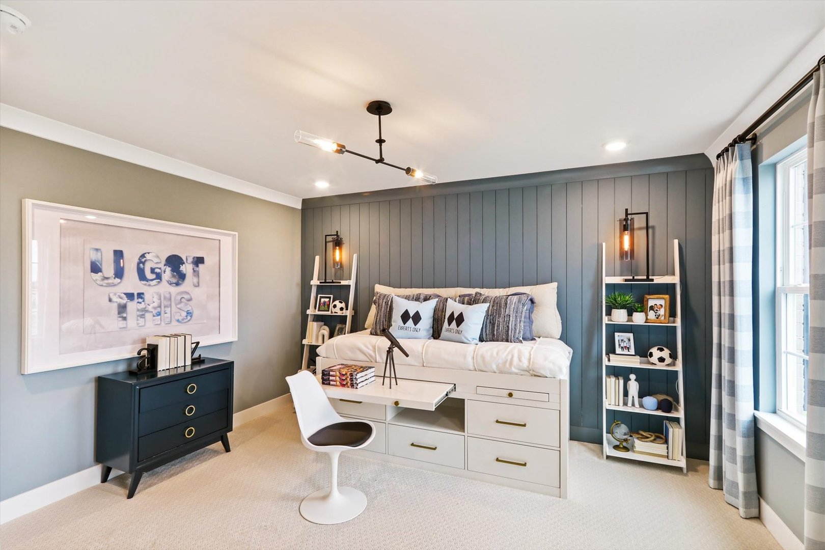 39 Hawthorn Ridge Drive, Hawthorn Woods, IL 60047