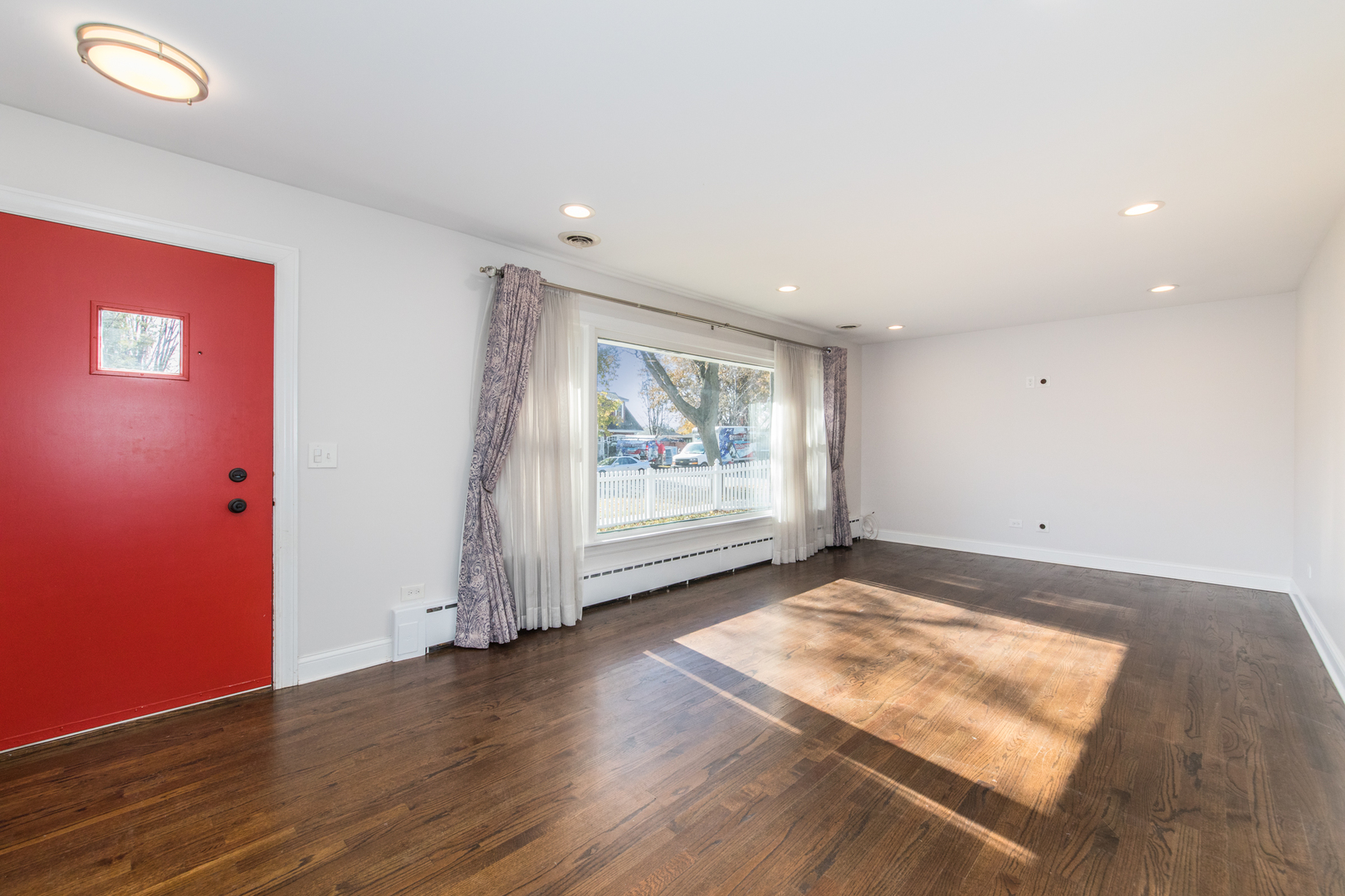 101 N Pine Street, Mount Prospect, IL 60056