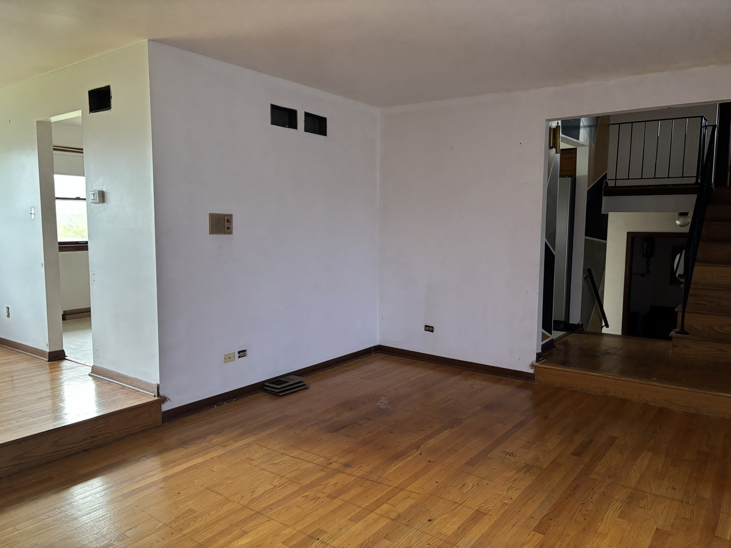 838 E 163rd Place, South Holland, IL 60473