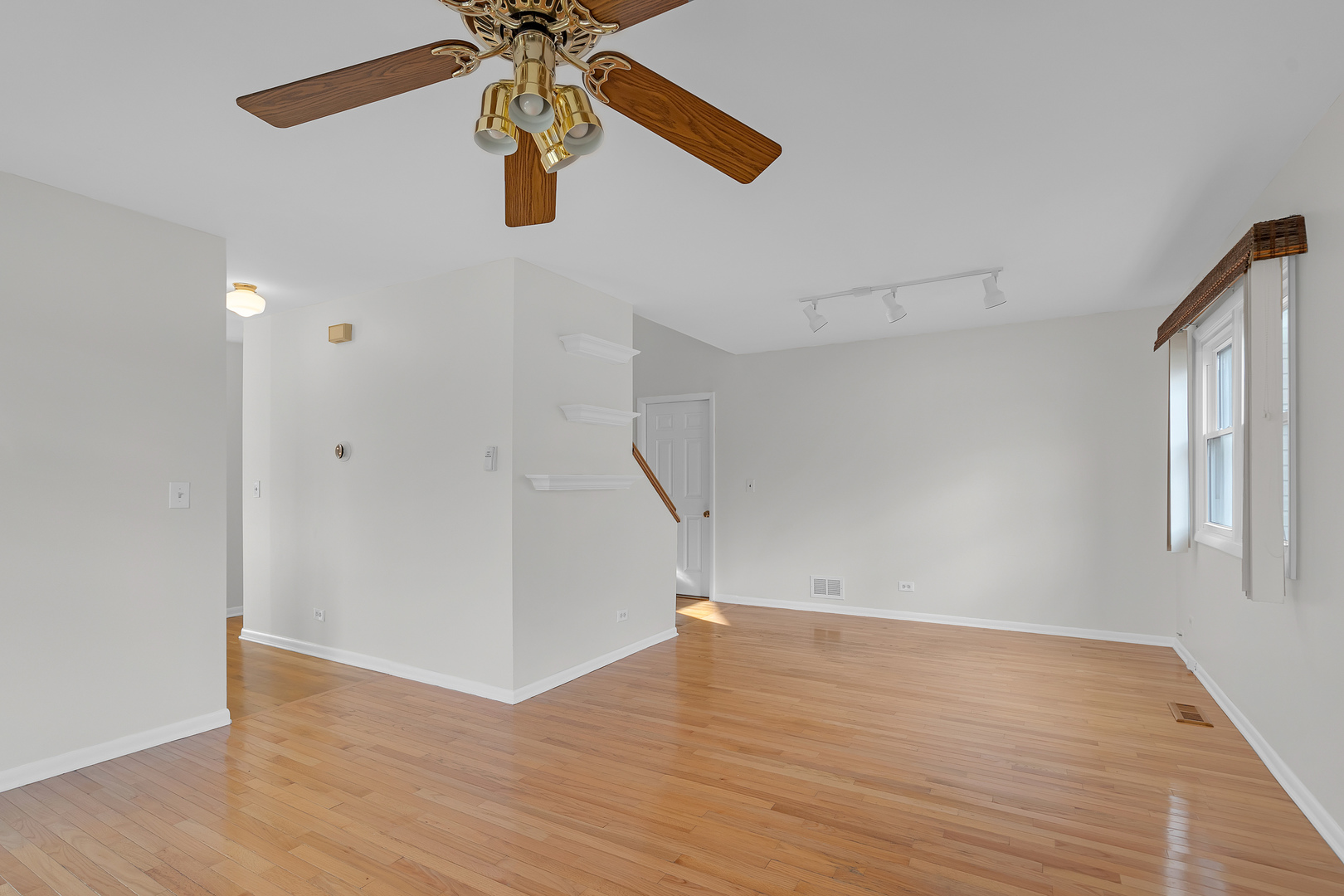 5370 Sequoia Court, Gurnee, IL 60031