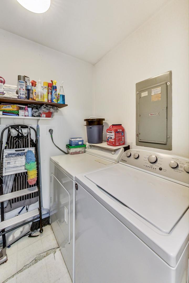 747 GARFIELD Avenue #C, Libertyville, IL 60048