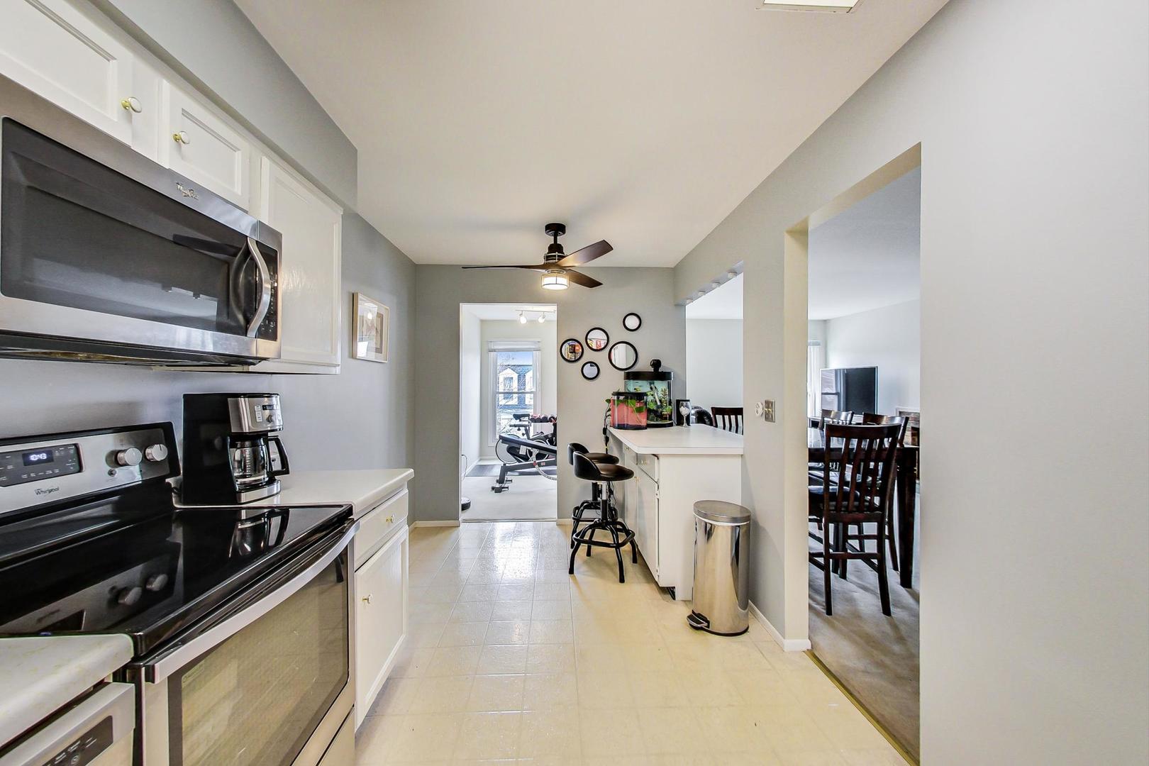 747 GARFIELD Avenue #C, Libertyville, IL 60048