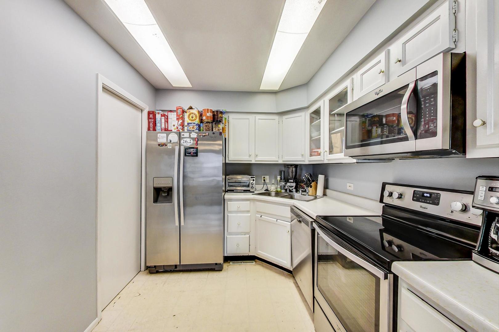 747 GARFIELD Avenue #C, Libertyville, IL 60048