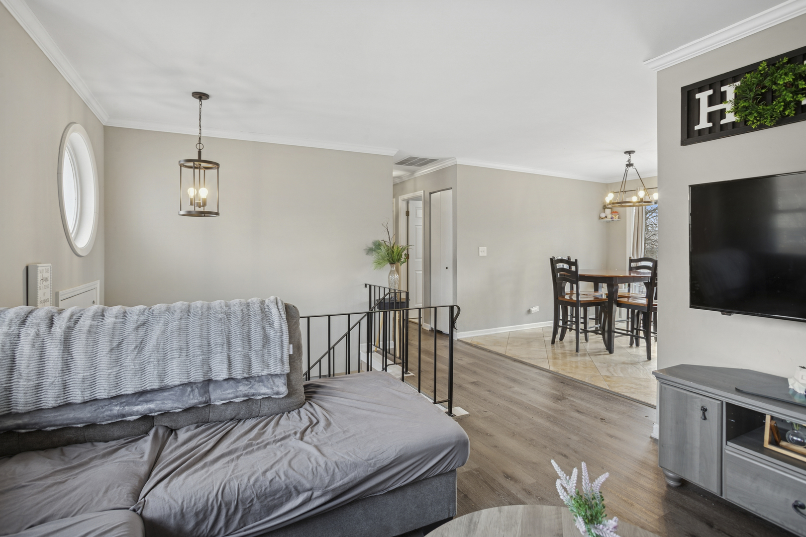 33 Opal Avenue, Glendale Heights, IL 60139