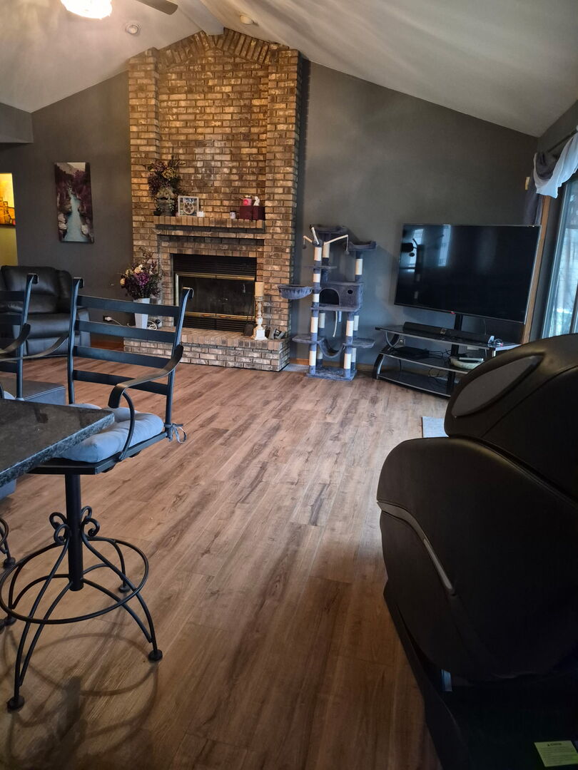 5395 S Carbon Hill Road, Gardner, IL 60424