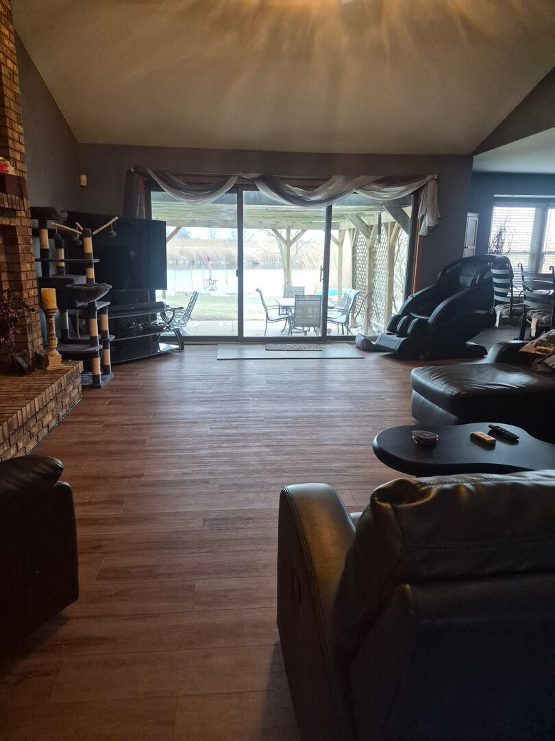 5395 S Carbon Hill Road, Gardner, IL 60424