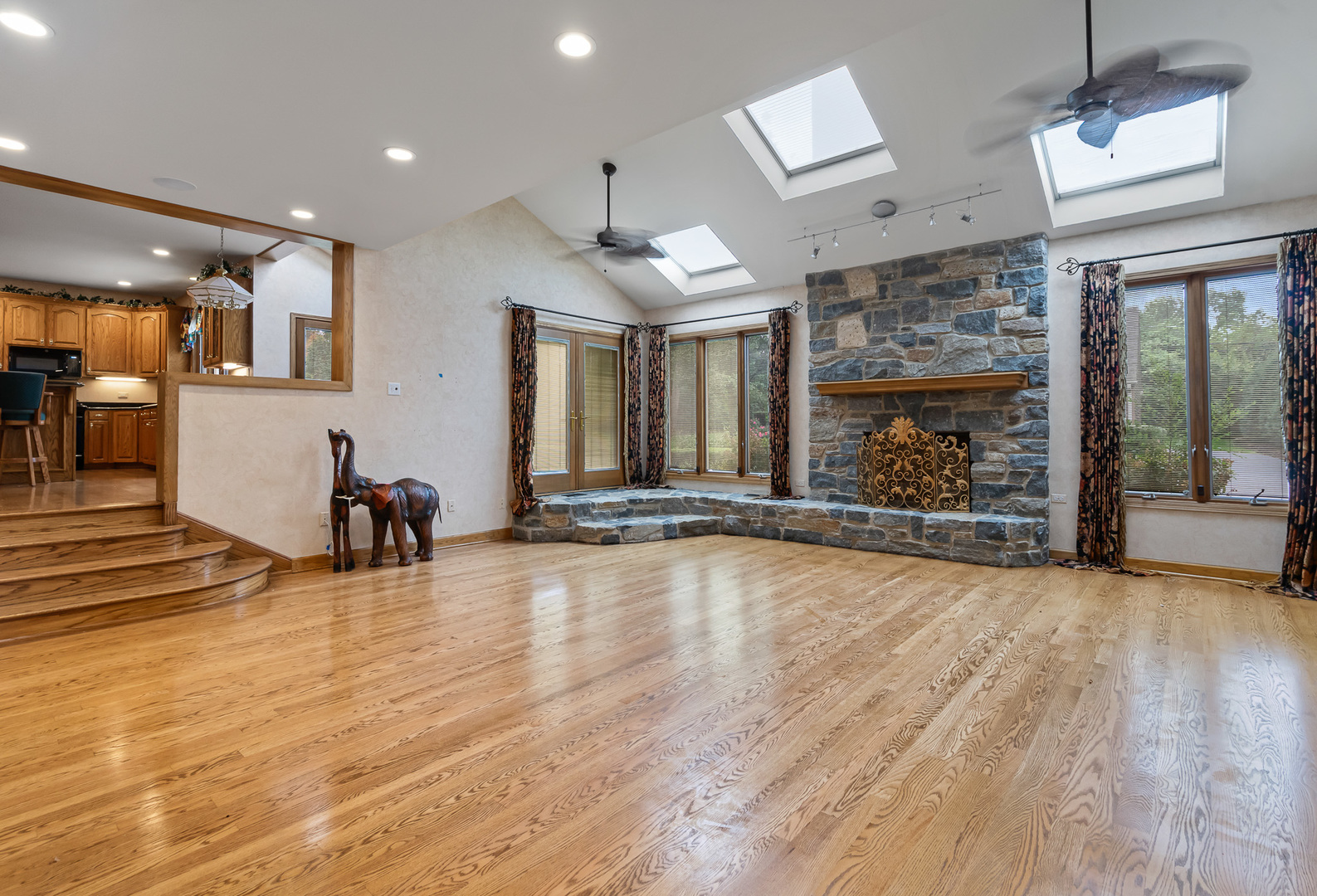 807 Hitchcock Avenue, Lisle, IL 60532