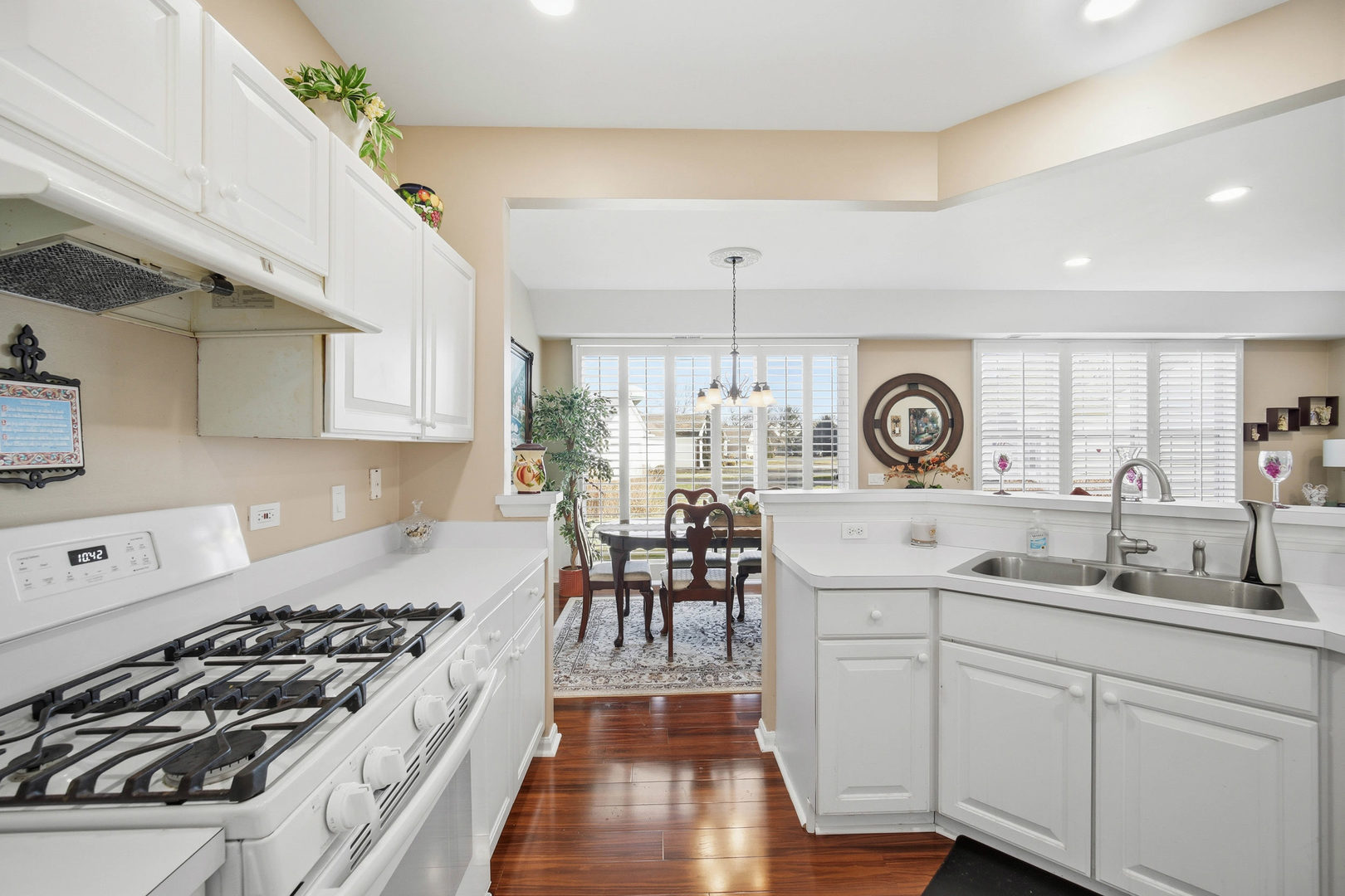 12862 Norfolk Drive, Huntley, IL 60142