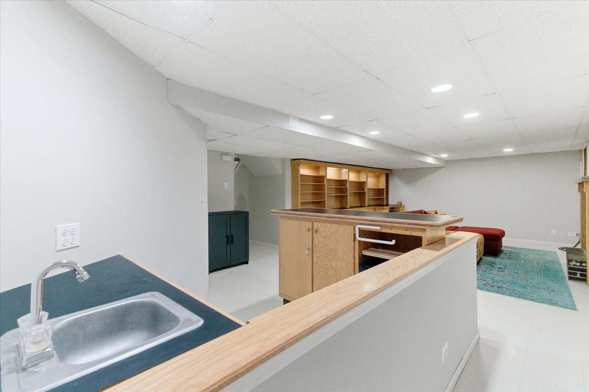 492 Patricia Court, Grayslake, IL 60030