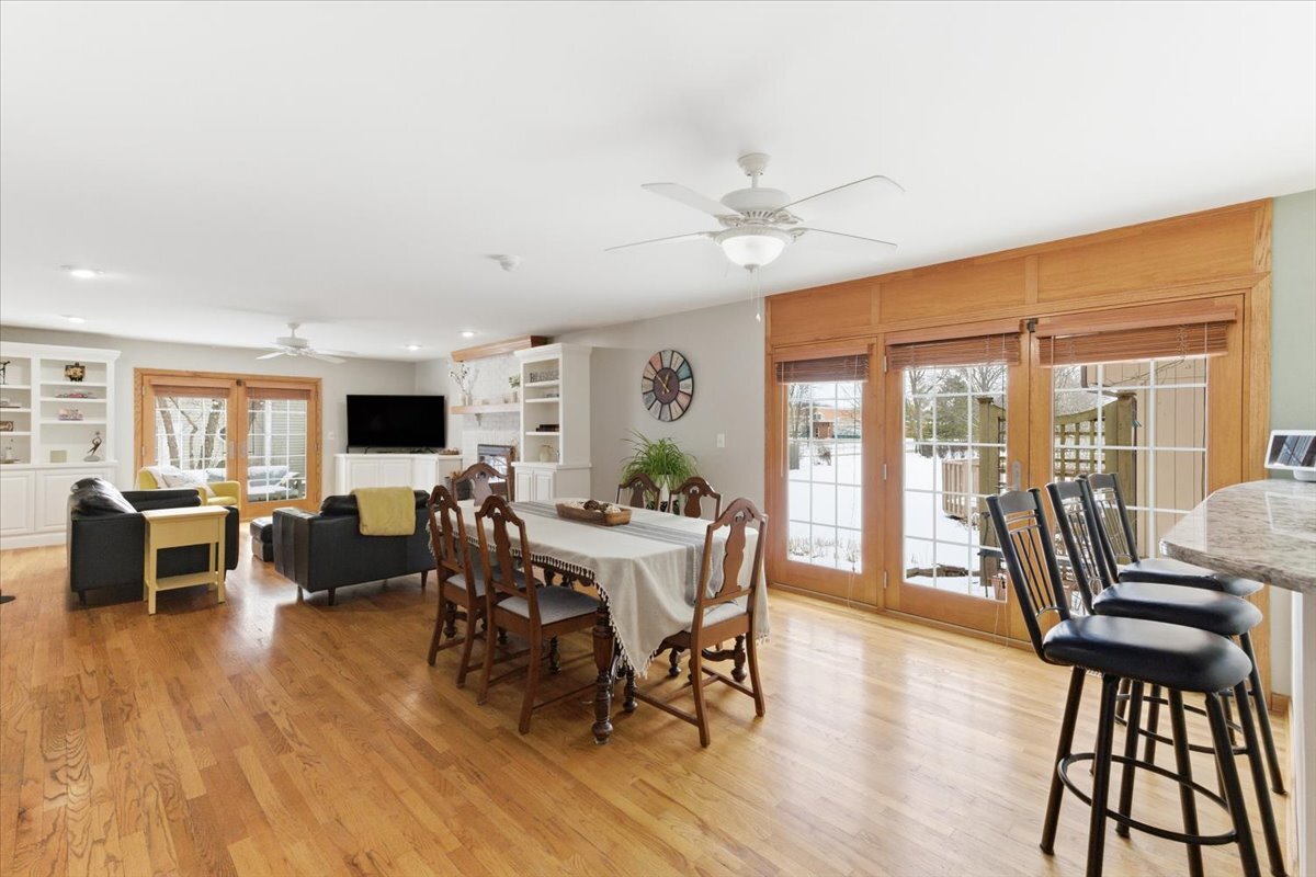 492 Patricia Court, Grayslake, IL 60030